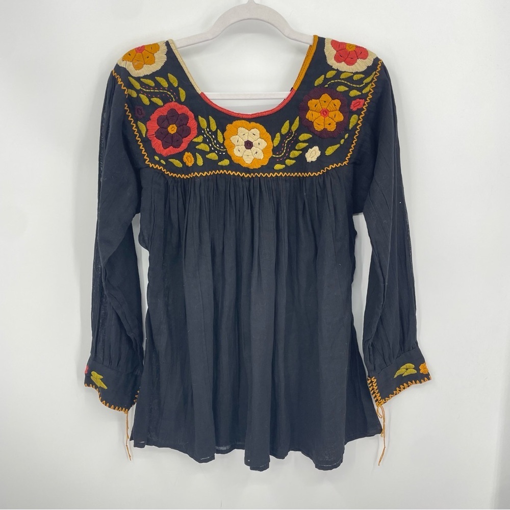 RIVER PATH TRADING black‎ Floral Embroidered Long Sleeve Peasant Tunic S/M